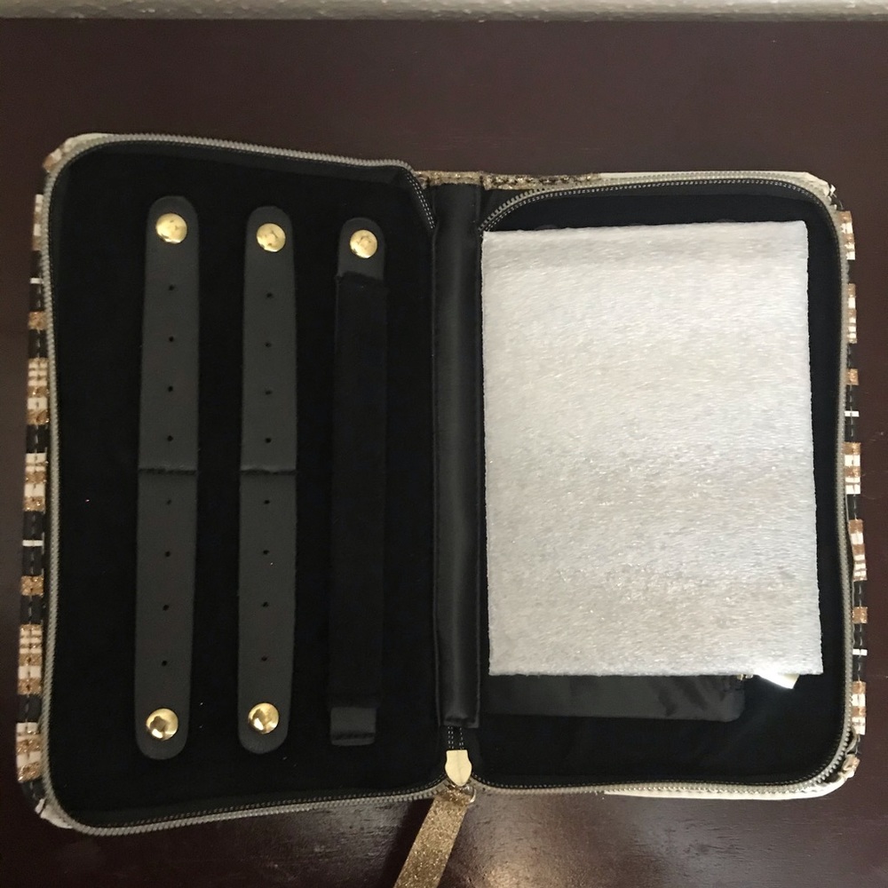 Black and Gold Striped Travel Jewelry Organizer